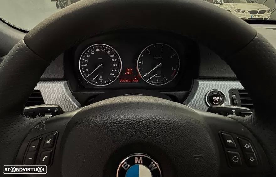 BMW 318 d Pack M - 29