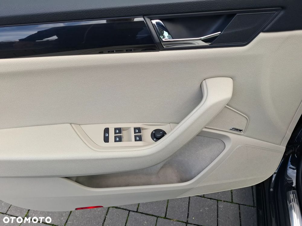 Skoda Superb 2.0 TDI L&K DSG - 23