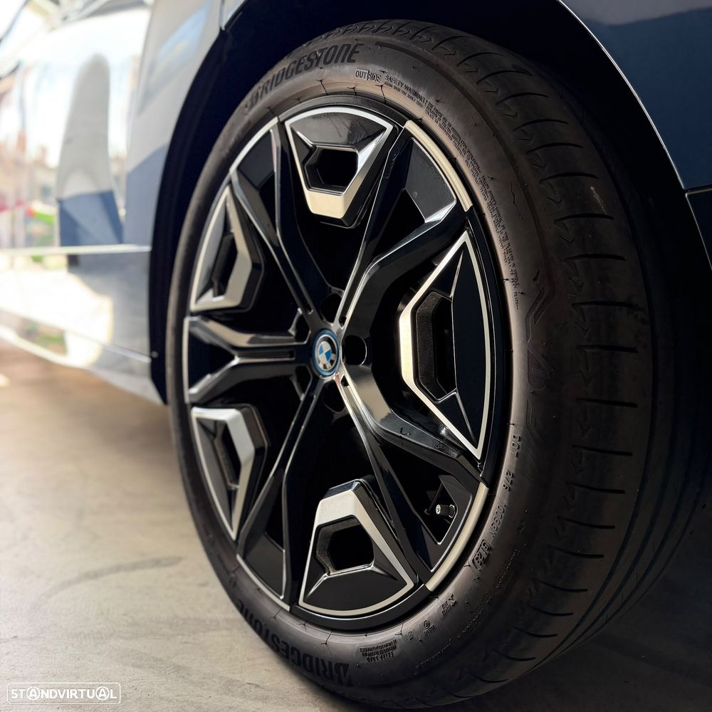 BMW iX xDrive40 - 4