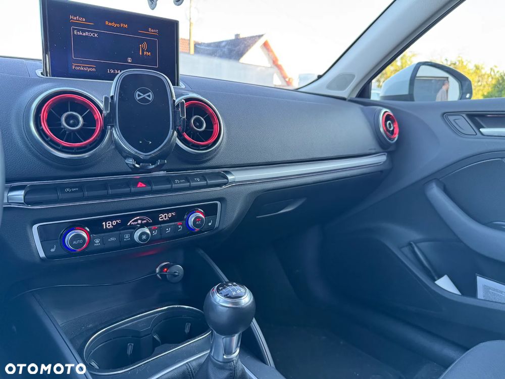 Audi A3 3-drzwiowe 1.2 TFSI Attraction - 19
