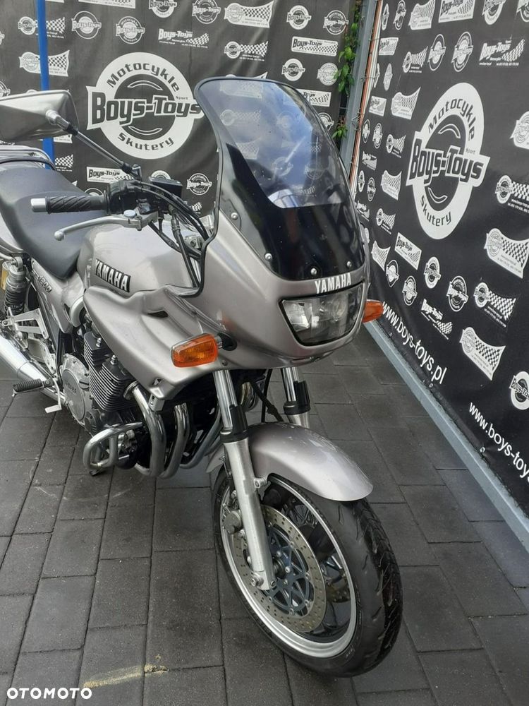 Yamaha XJR - 6