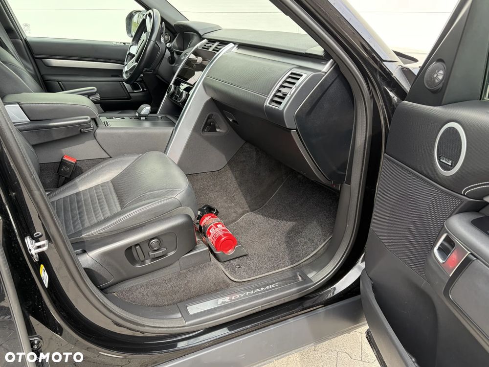 Land Rover Discovery 2.0 P300 R-Dynamic SE - 33