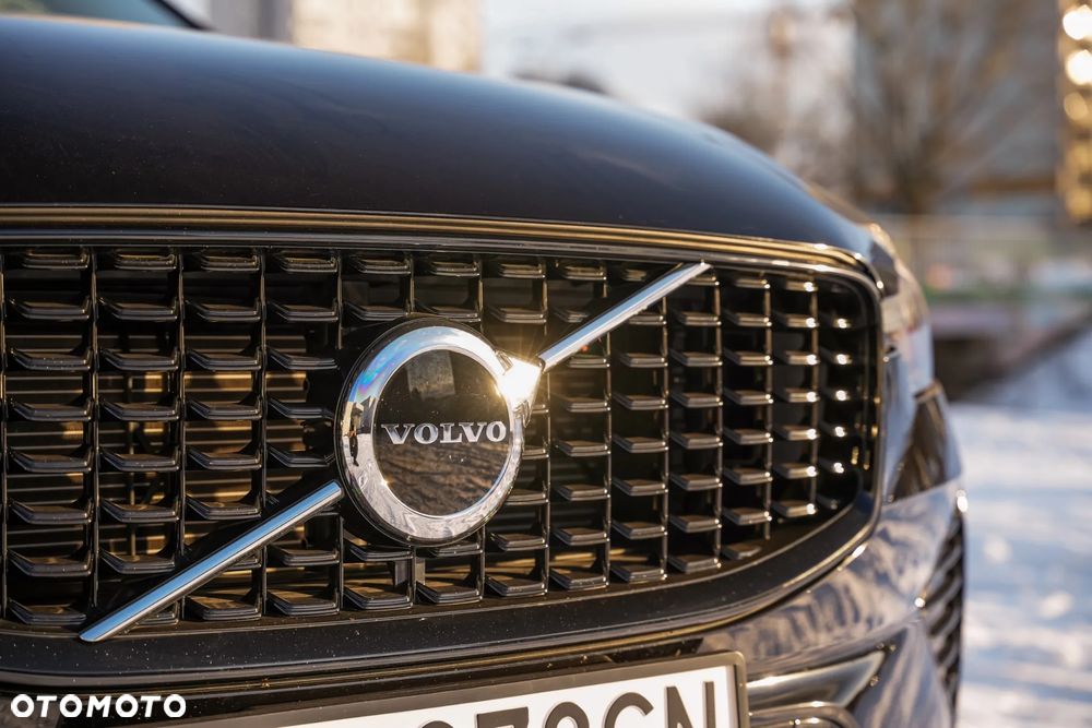 Volvo XC 60 B5 B AWD Ultimate Black Edition - 2