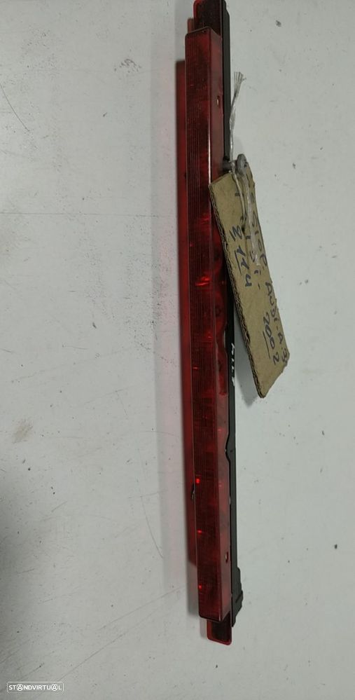 Farolim 3º Stop / Central Audi A3 (8L1) - 1