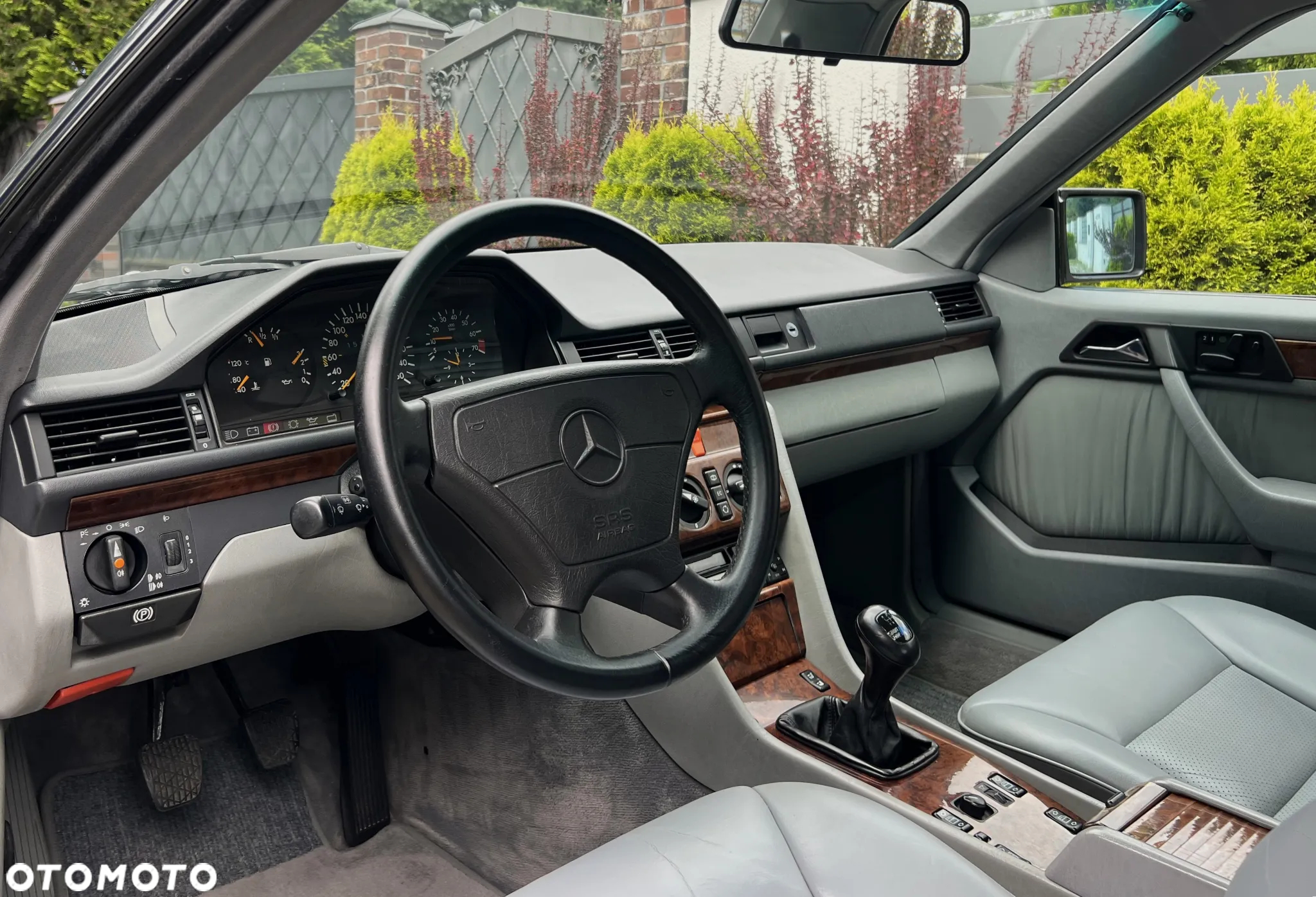 Mercedes-Benz W124 (1984-1993) - 11