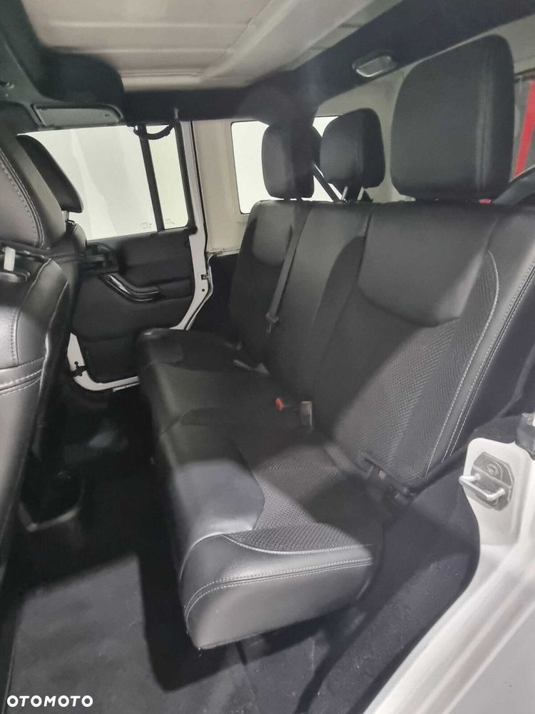 Jeep Wrangler - 21