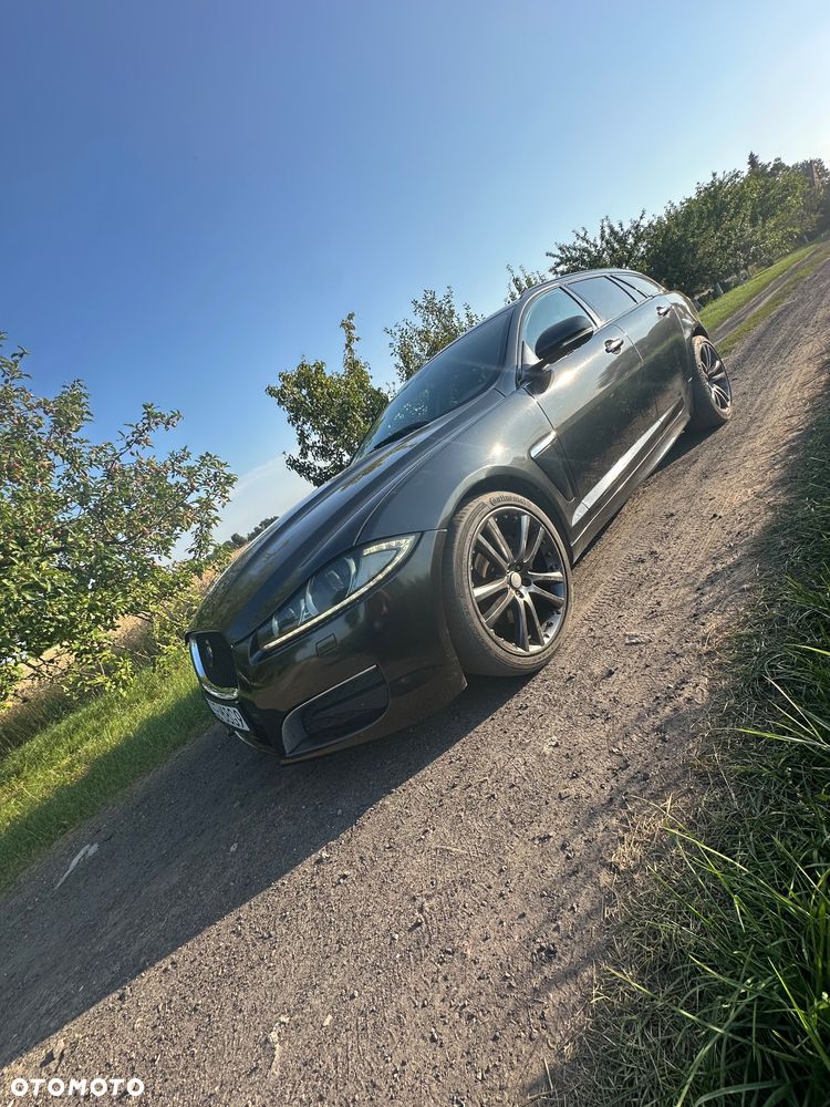 Jaguar XF 2.2 D - 4