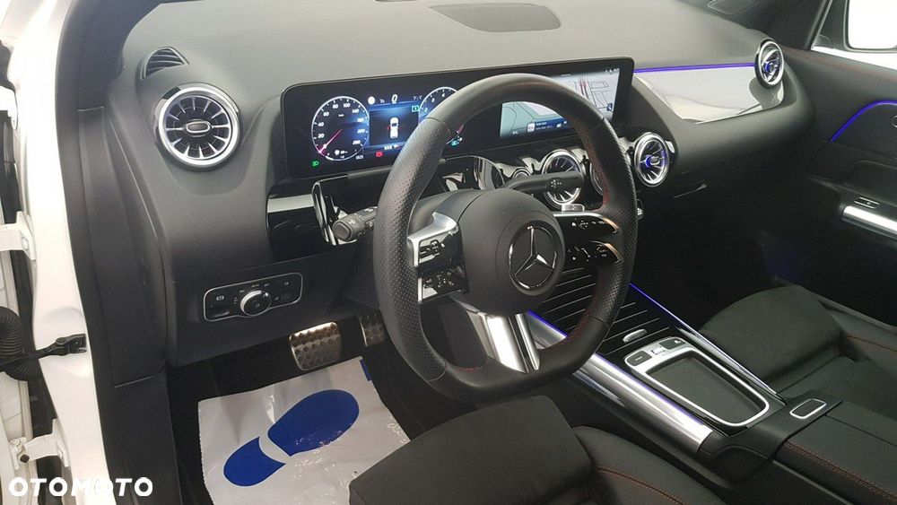 Mercedes-Benz GLA - 18