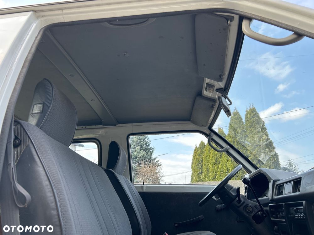 Mitsubishi L300 - 18