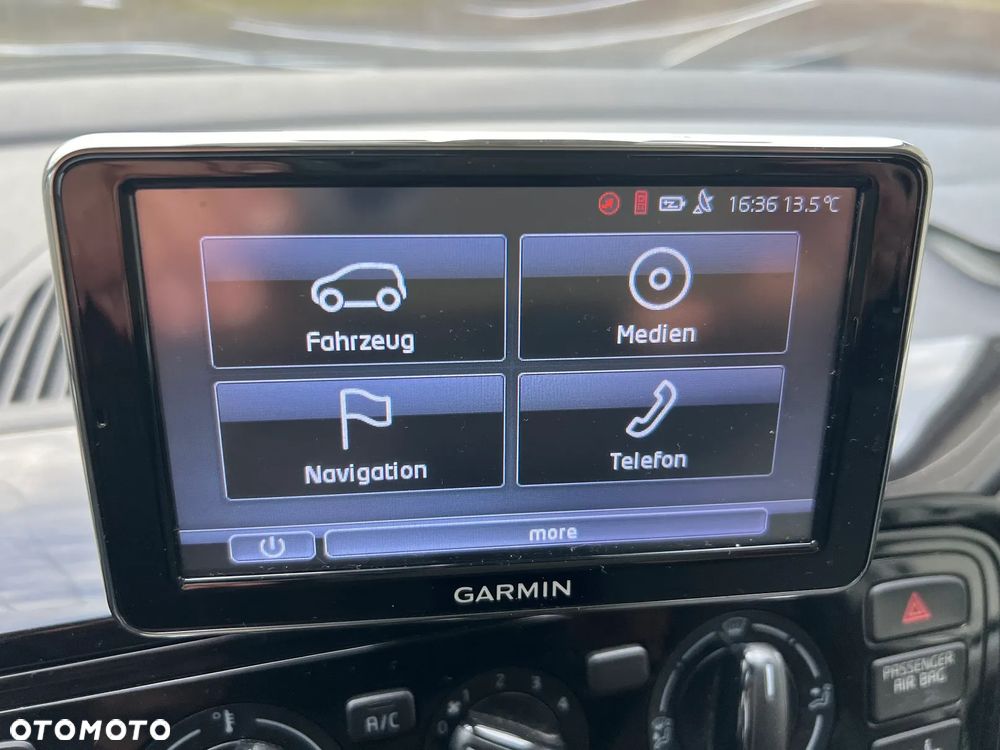 Volkswagen up! (BlueMotion Technology) move - 32