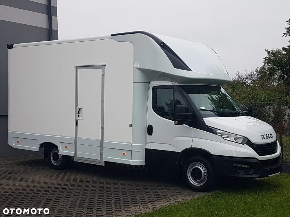 Iveco DAILY KONTENER NISKOPODŁOGOWY 4,43x2,23x2,42 SKLEP FOODTRUCK BAR KLIMA KONIOWÓZ KAMPER