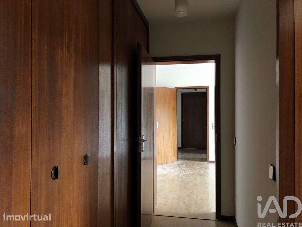 Apartamento T3 em Lordelo Do Ouro E Massarelos de 120,00 m2 - Grande imagem: 5/23