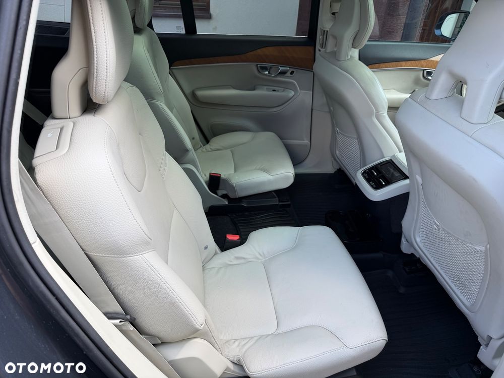 Volvo XC 90 T6 AWD Geartronic Momentum Pro - 23