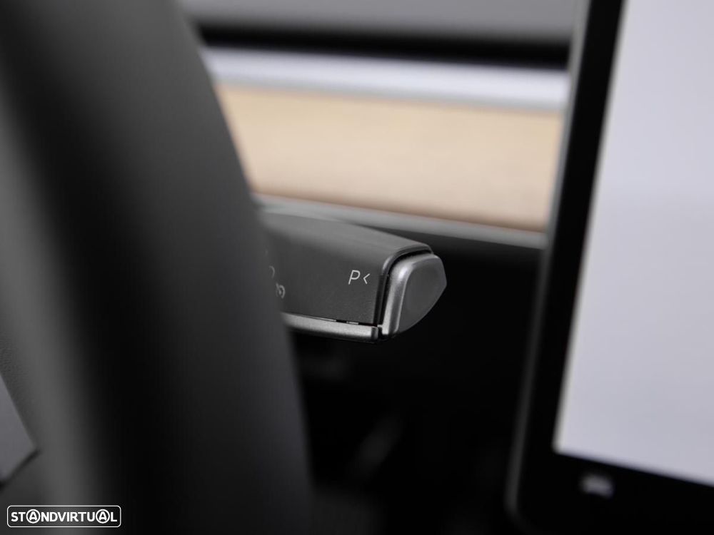 Tesla Model Y Long Range Tração Integral - 18