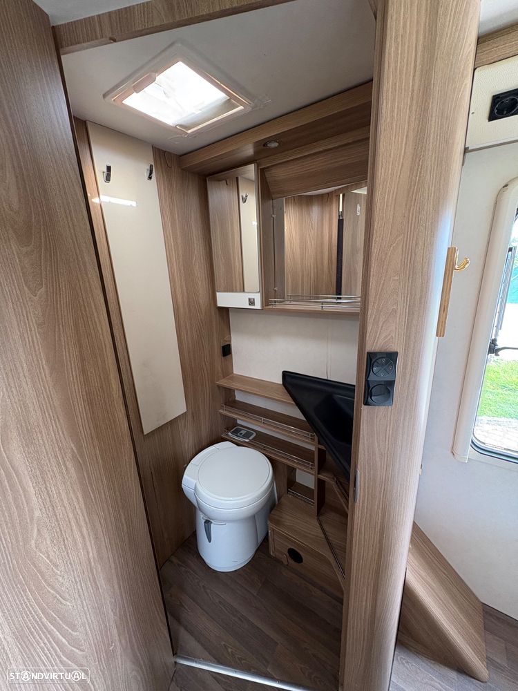 Burstner Aviano Aviano 727 cama central - 22