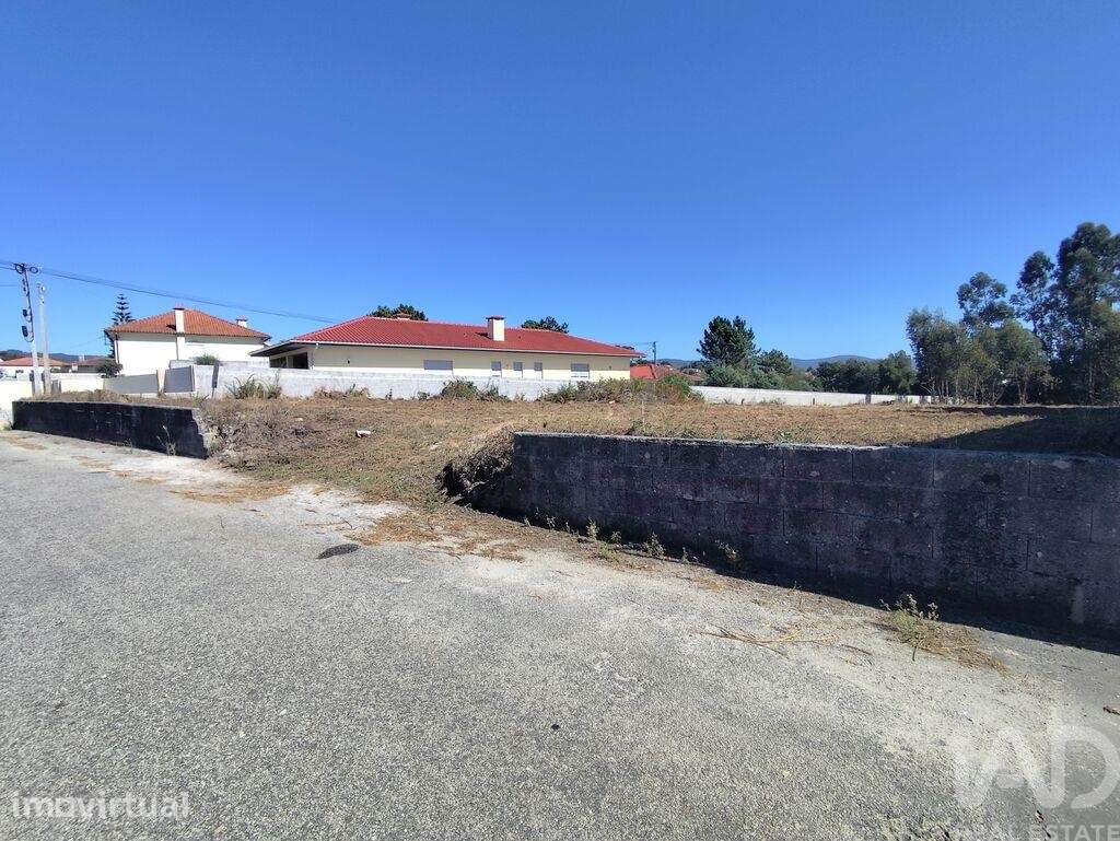 Terreno em Alvarães - Grande imagem: 2/17
