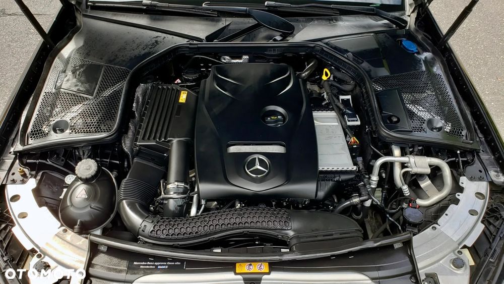 Mercedes-Benz Klasa C 300 7G-TRONIC AMG Line - 22
