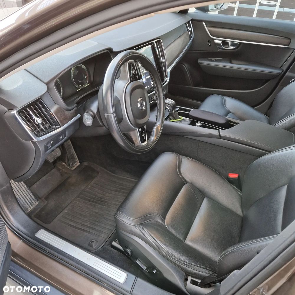 Volvo V90 D5 AWD Momentum - 28