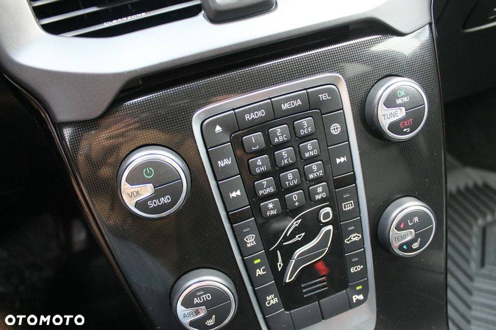 Volvo V40 D3 Geartronic Kinetic - 17