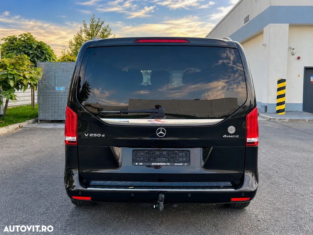 Mercedes-Benz V - 8