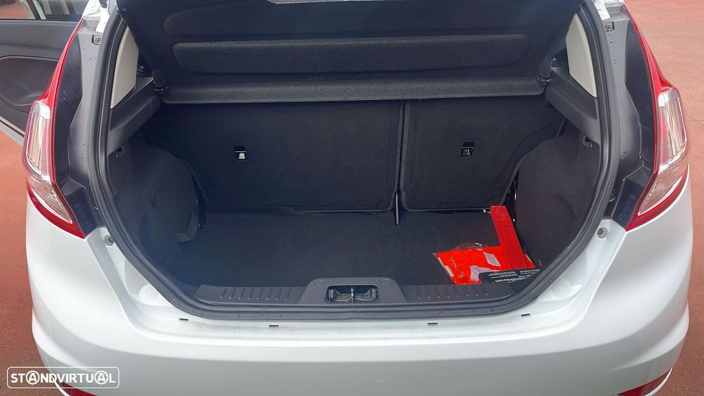 Ford Fiesta 1.0 EcoBoost S&S TITANIUM - 18