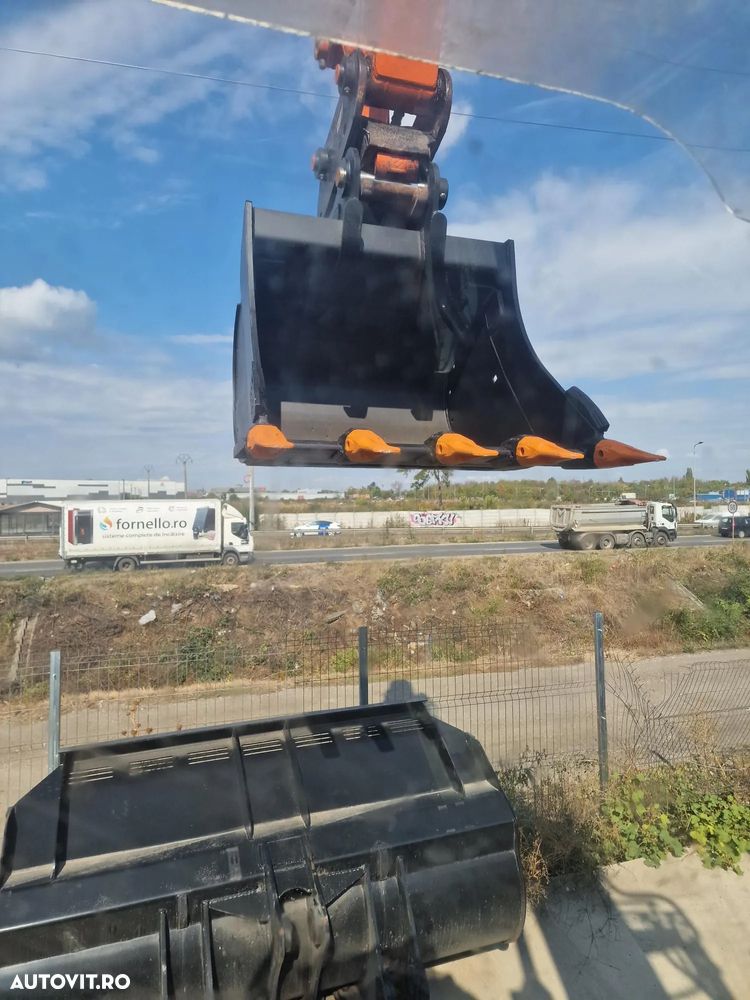 Hitachi ZX225-6, 26,2t, 2021, 2.976h, COMPACT. CUPLA RAPIDA, cupa NOUA, camera spate si laterale, lant 90% ok doar 300h mars, consum mediu 11l/h, ad sapare 7m, motor Isuzu, produs in JAPONIA, revizia efectuata, scaun cu incalzire,CA NOU, PROMOTIE 113.900 EUR - 19
