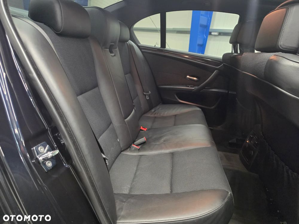 BMW Seria 5 520d Edition Sport - 31