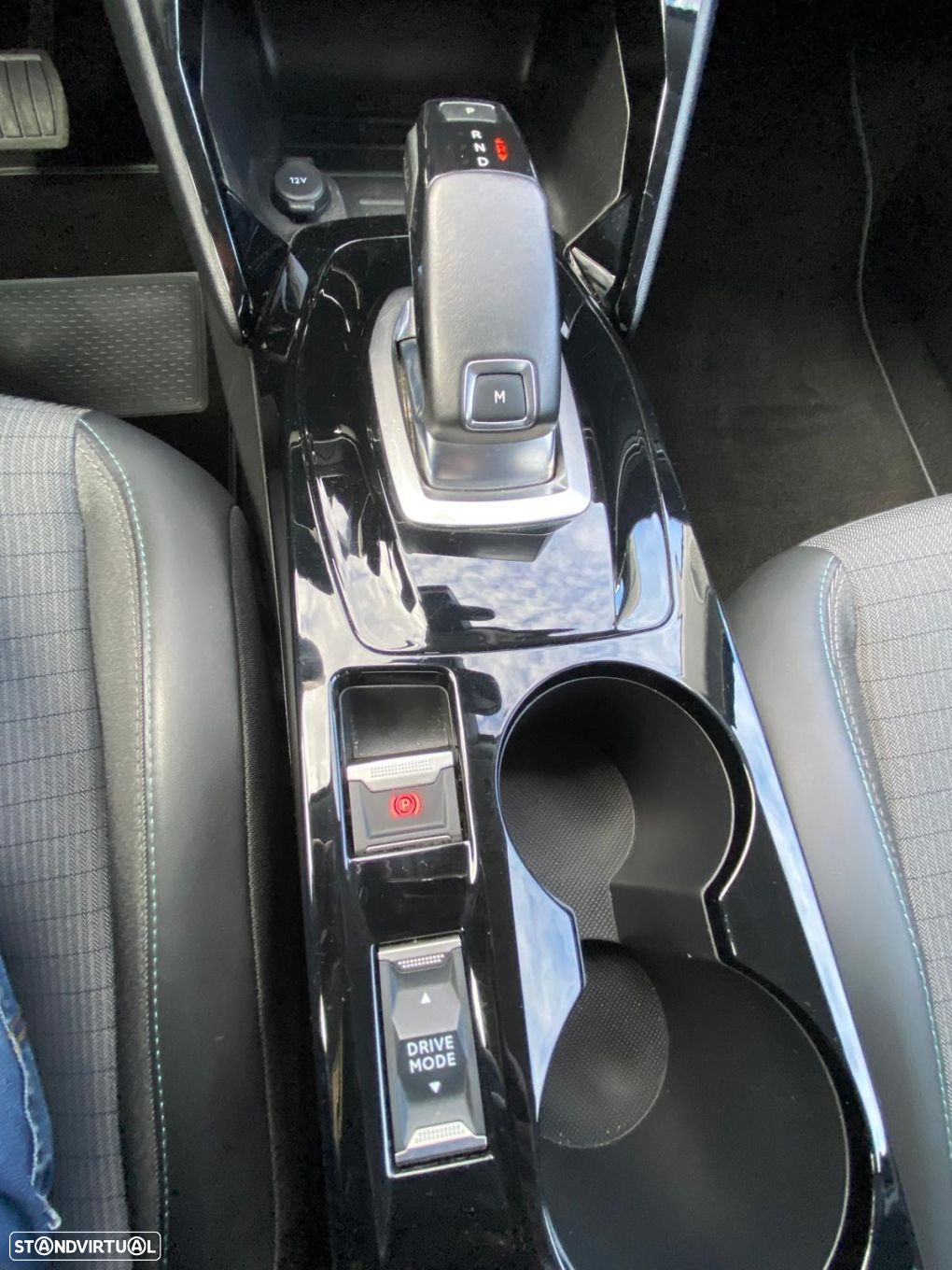 Peugeot 2008 1.2 PureTech Allure EAT8 - 16