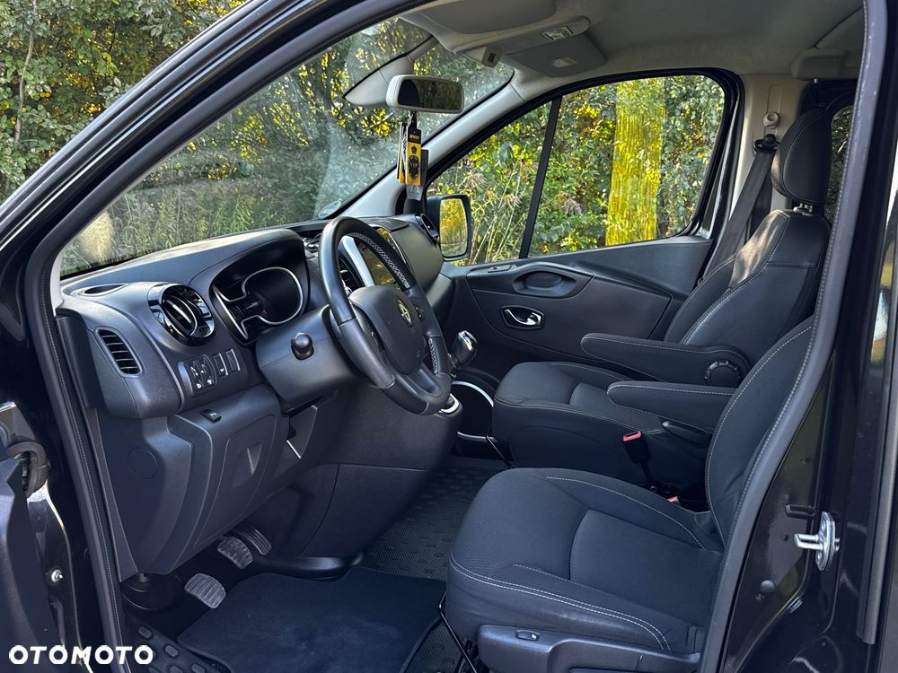 Renault Trafic Grand 2.0 dCi - 11