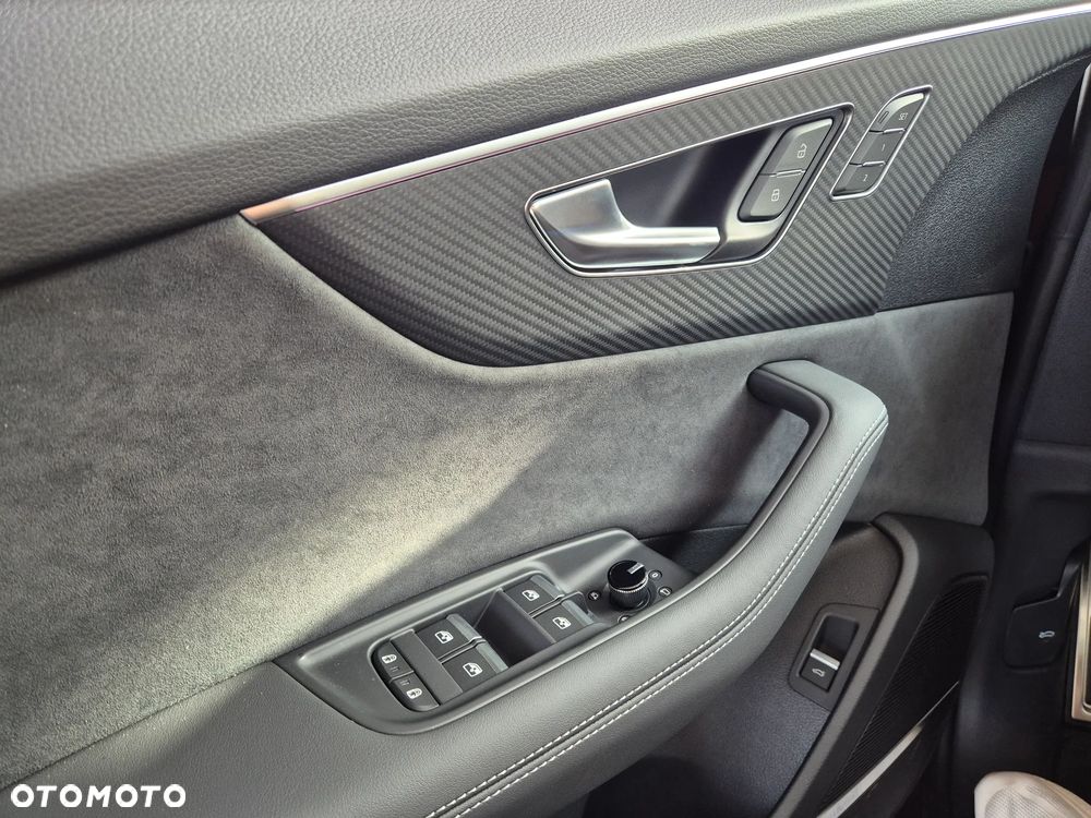 Audi SQ8 TFSI Quattro Tiptronic - 24