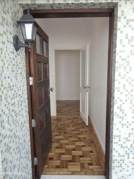 Andar moradia T3 remodelado a estrear - Grande imagem: 2/12