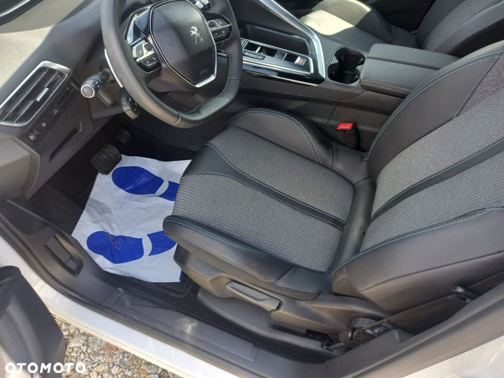 Peugeot 5008 1.2 PureTech mHEV Allure Pack S&S e-DCS6 - 9
