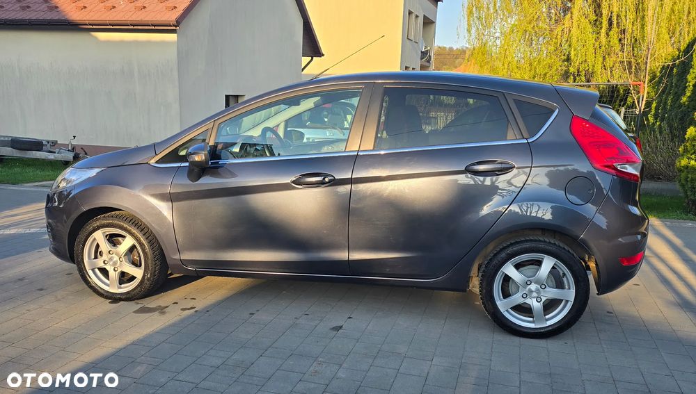 Ford Fiesta 1.25 Titanium EU5 - 4