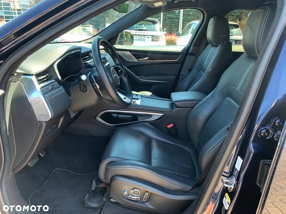 Jaguar F-Pace 2.0 P250 mHEV AWD R-Dynamic HSE - 13