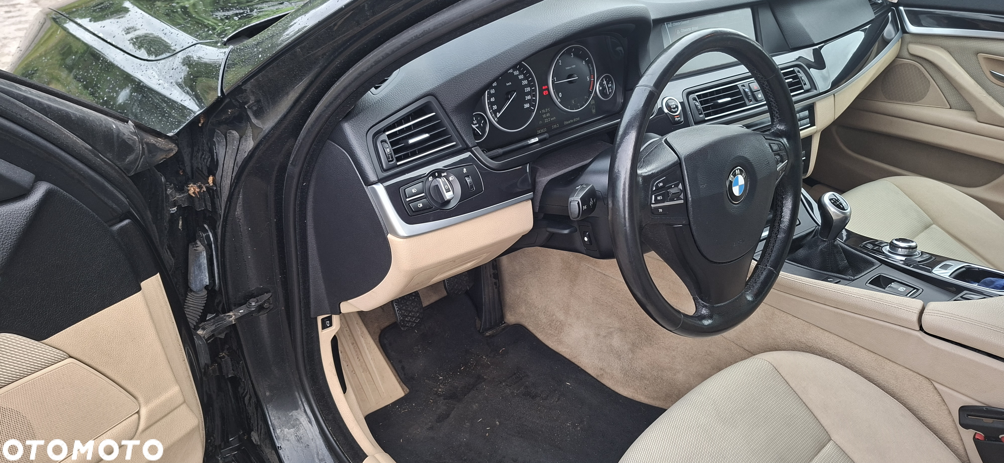 BMW Seria 5 520d Touring - 38
