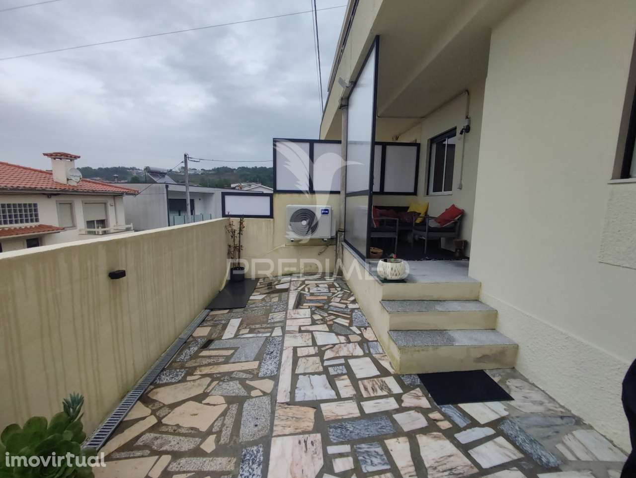 T2 Renovado com Espaço Exterior e Excelente Exposição Solar - Grande imagem: 3/19