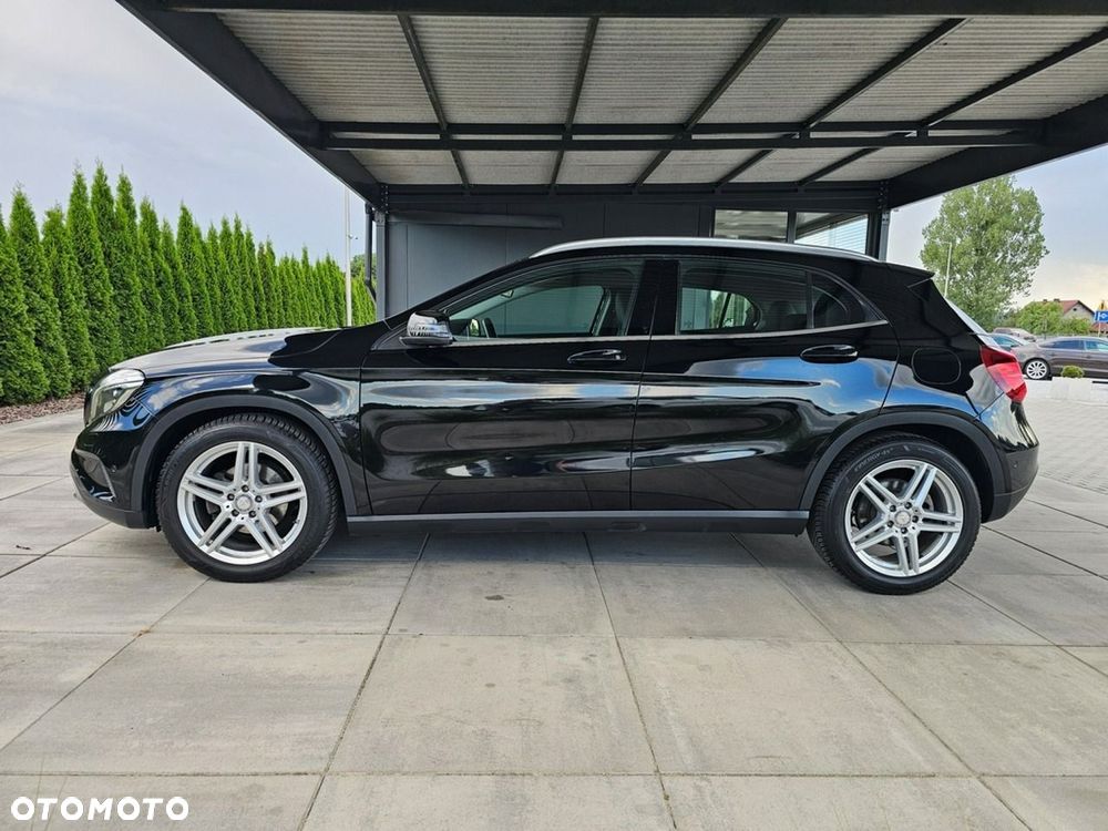 Mercedes-Benz GLA - 9
