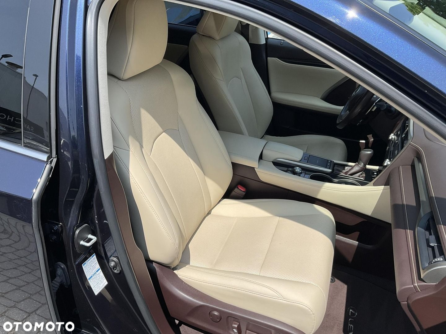 Lexus RX 450h Business Edition - 22
