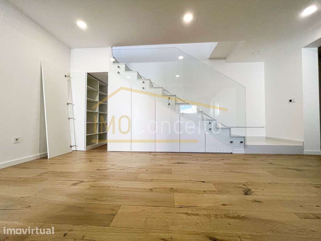 Moradia T4 Moderna || Carvalhos de Figueiredo | |Tomar - Grande imagem: 2/32