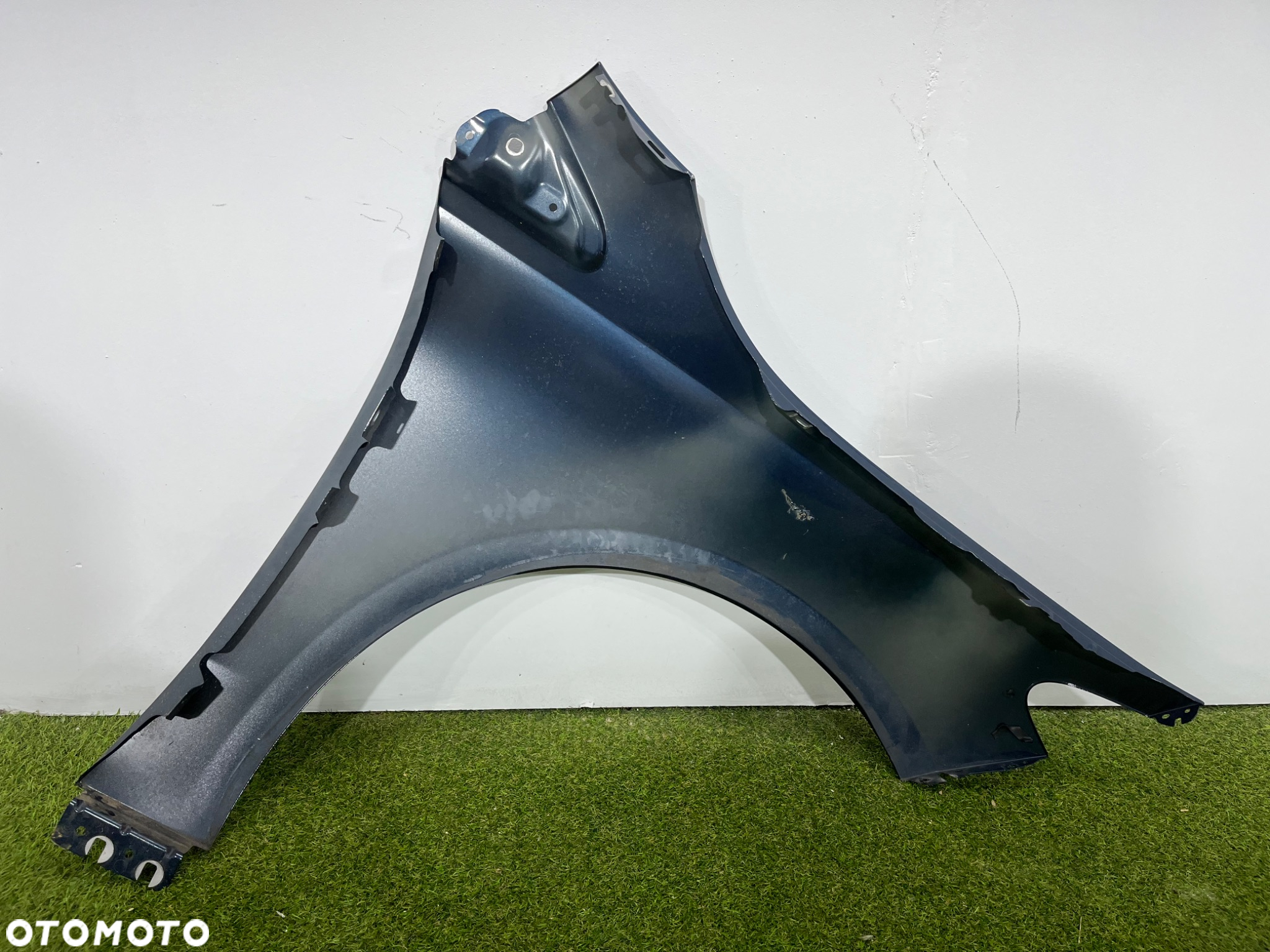 Błotnik Lewy Przedni Mercedes W247 B - 2