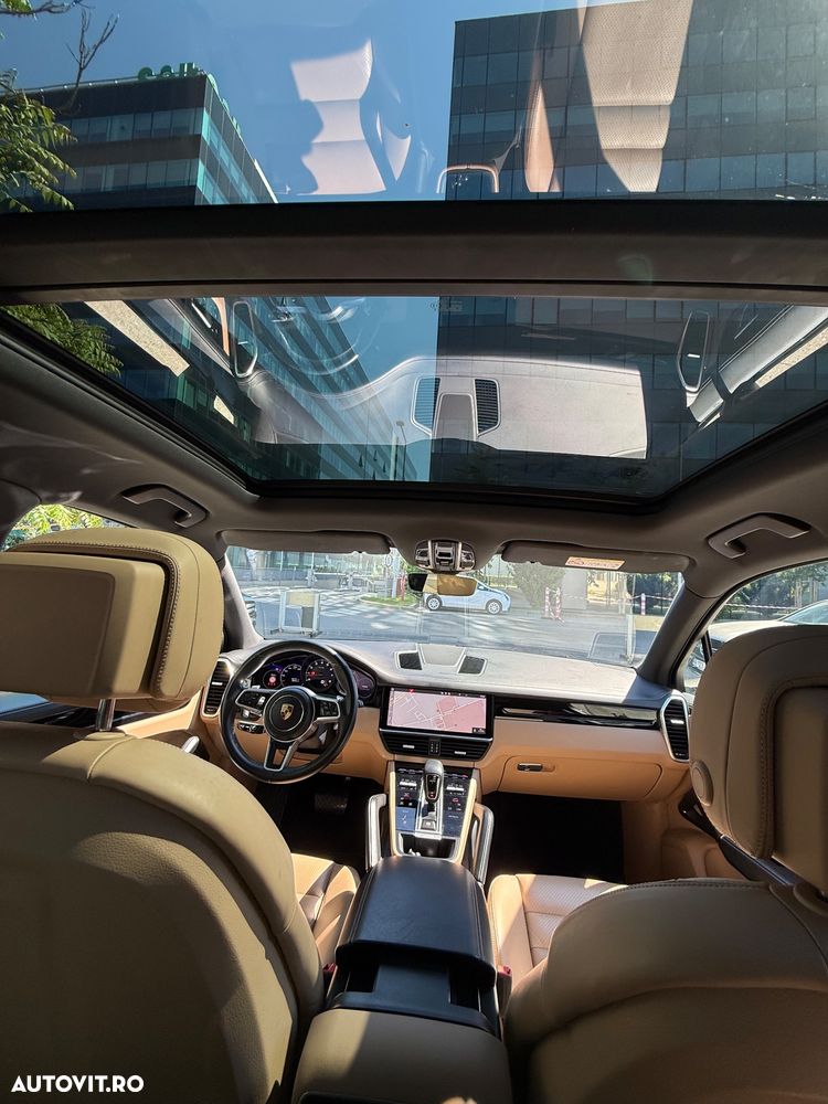 Porsche Cayenne - 4