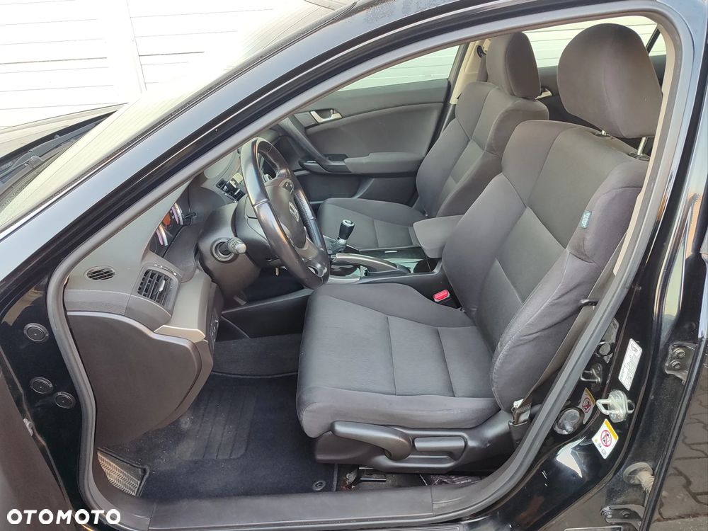 Honda Accord 2.0 Executive Nav - 10