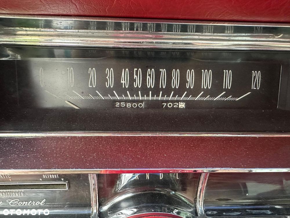 Cadillac Deville - 22
