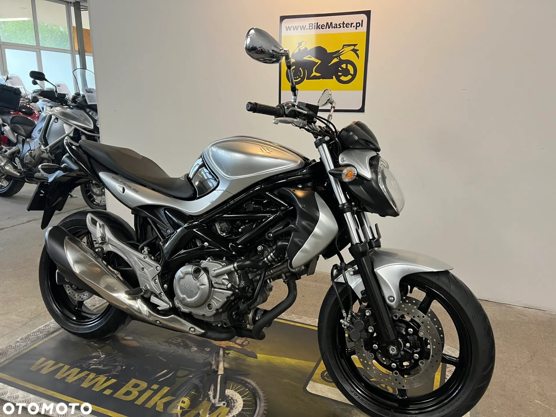 Suzuki Gladius - 3