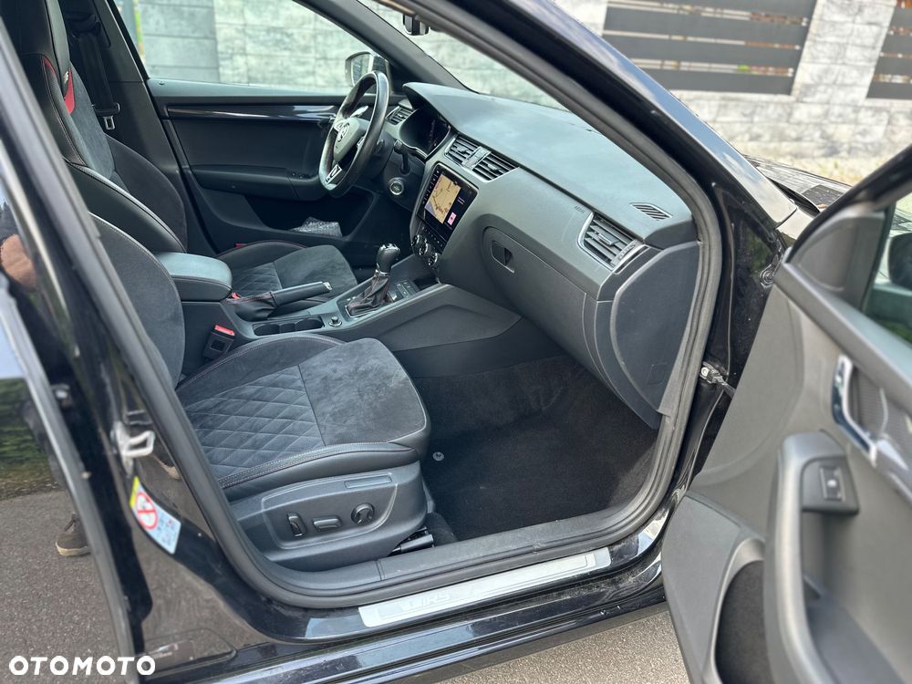 Skoda Octavia 2.0 TDI DSG 4x4 RS - 31