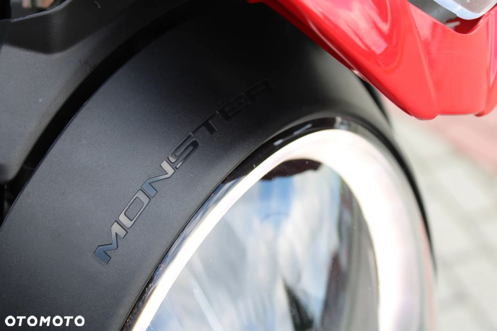 Ducati Monster - 10
