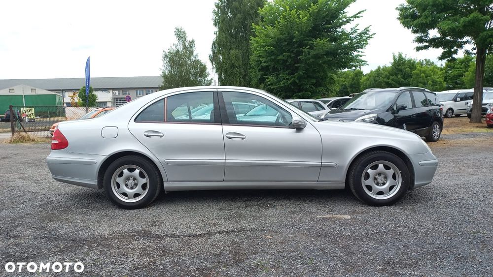 Mercedes-Benz Klasa E 240 4Matic Avantgarde - 7