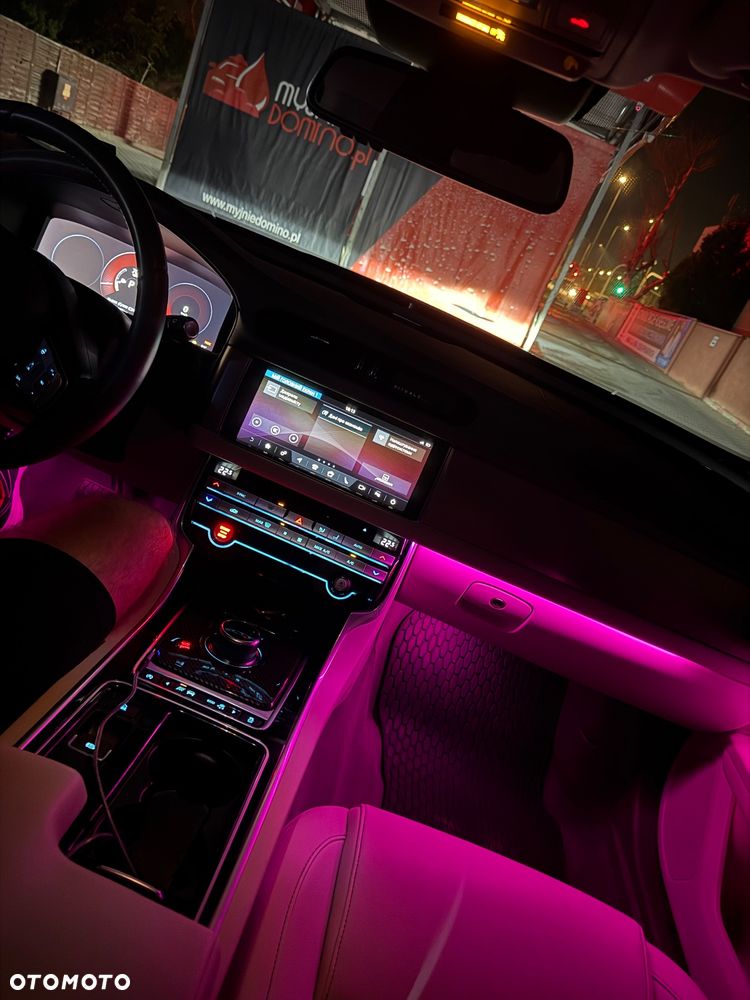 Jaguar XF 2.0 T R-Sport - 14