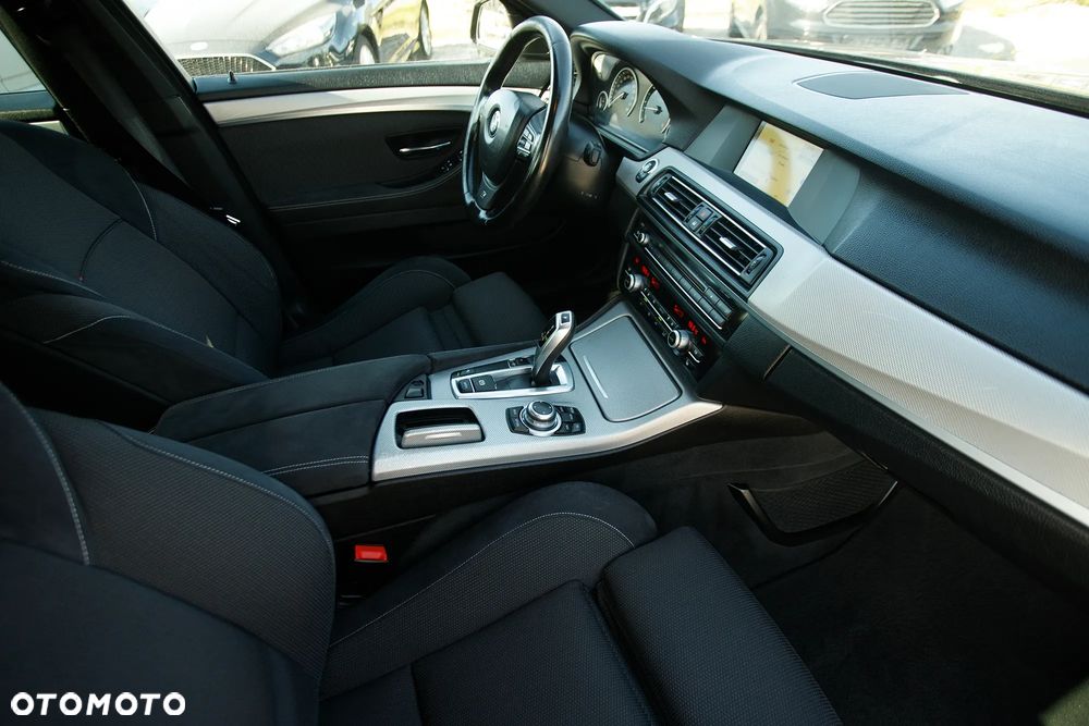 BMW Seria 5 530d Sport-Aut - 28