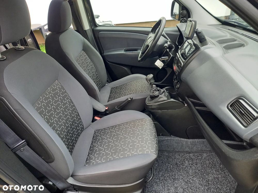 Fiat Doblo 1.4 16V Dynamic - 26